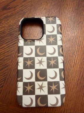 Casely I phone 13pro Moon & Star Checker Phone Case in Brown and Cream